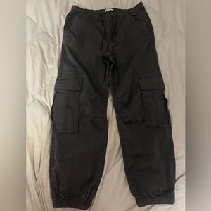 Women’s grey cargo pants